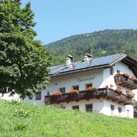 Gruppenhaus Thalackerhof Brunico Exteriér fotografie